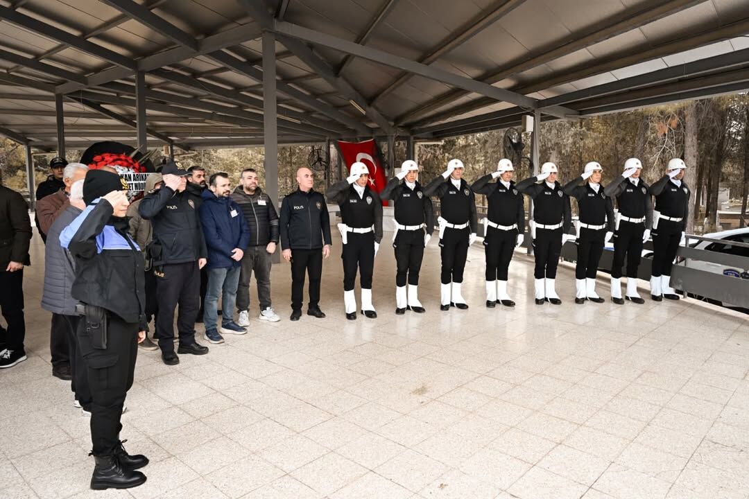Emniyet Teşkilatı Ali Mercimek’i Son Yolculuğuna Uğurladı (1)