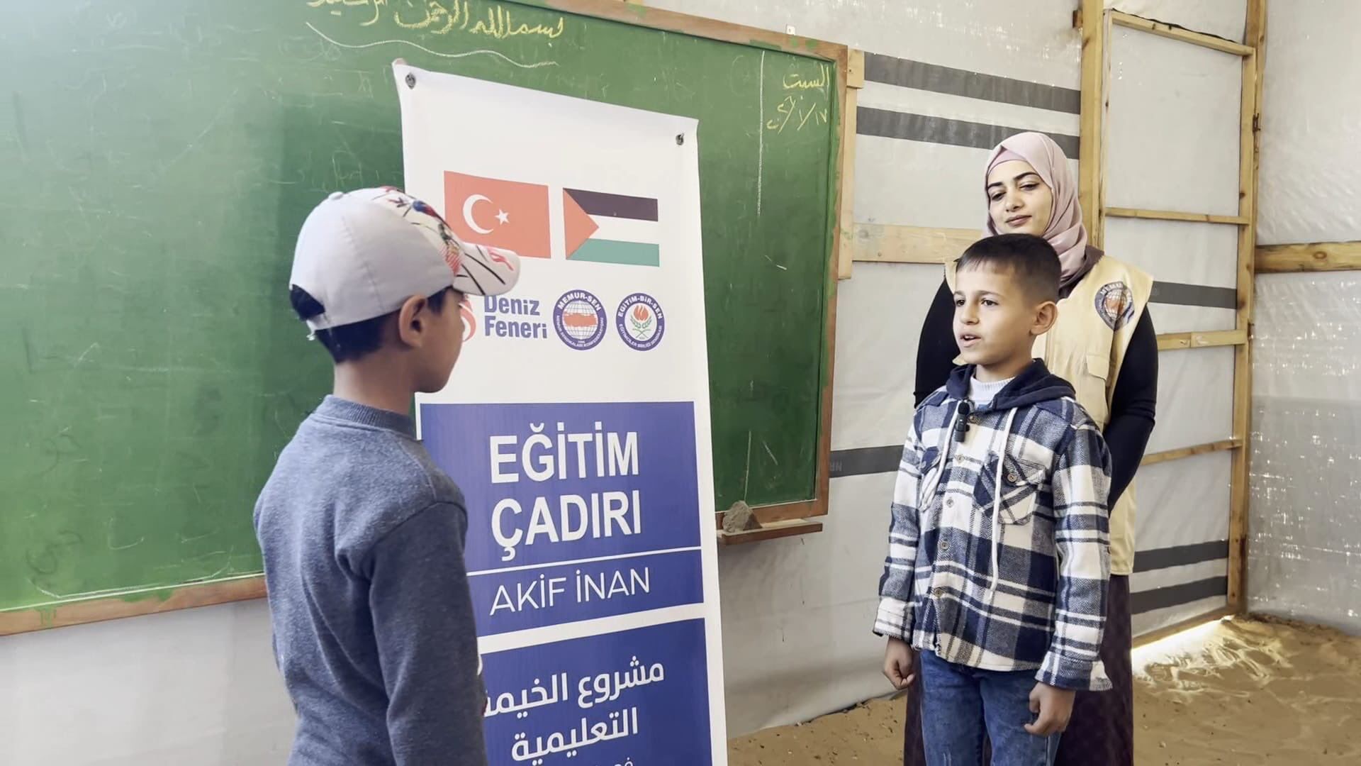 Gazze’de Eğitim Seferberliği Akif İnan Eğitim Çadırı Açıldı