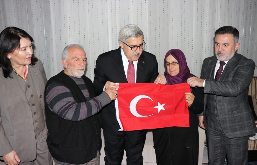 Gençlere Umut, Ailelere Vefa Ak Partili Yayman’dan Dikkat Çeken Mesajlar (3)