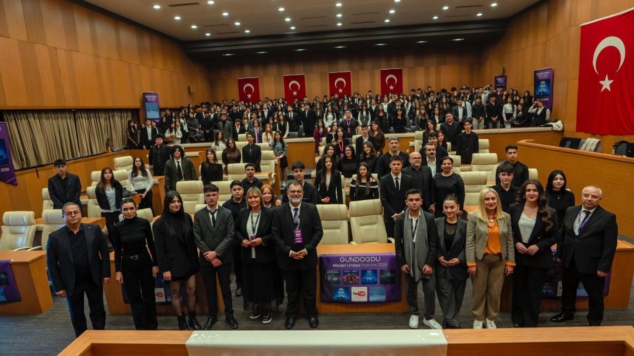 Gündoğdu Koleji 9. Mun Konferansıyla Gençleri Buluşturdu