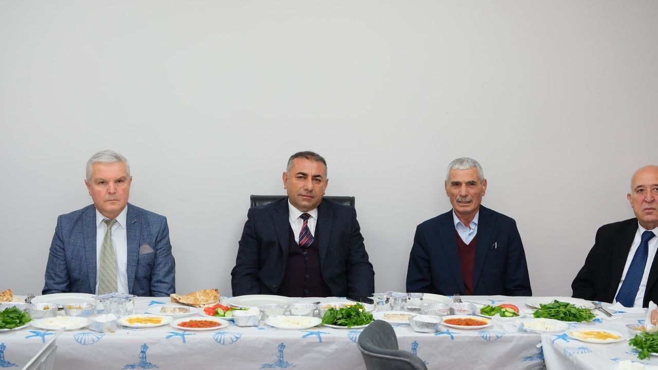 Güngör Geçer, Yüreğir Hali Esnafıyla Kahvaltıda Buluştu (1)