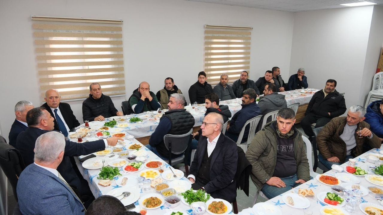 Güngör Geçer, Yüreğir Hali Esnafıyla Kahvaltıda Buluştu (2)