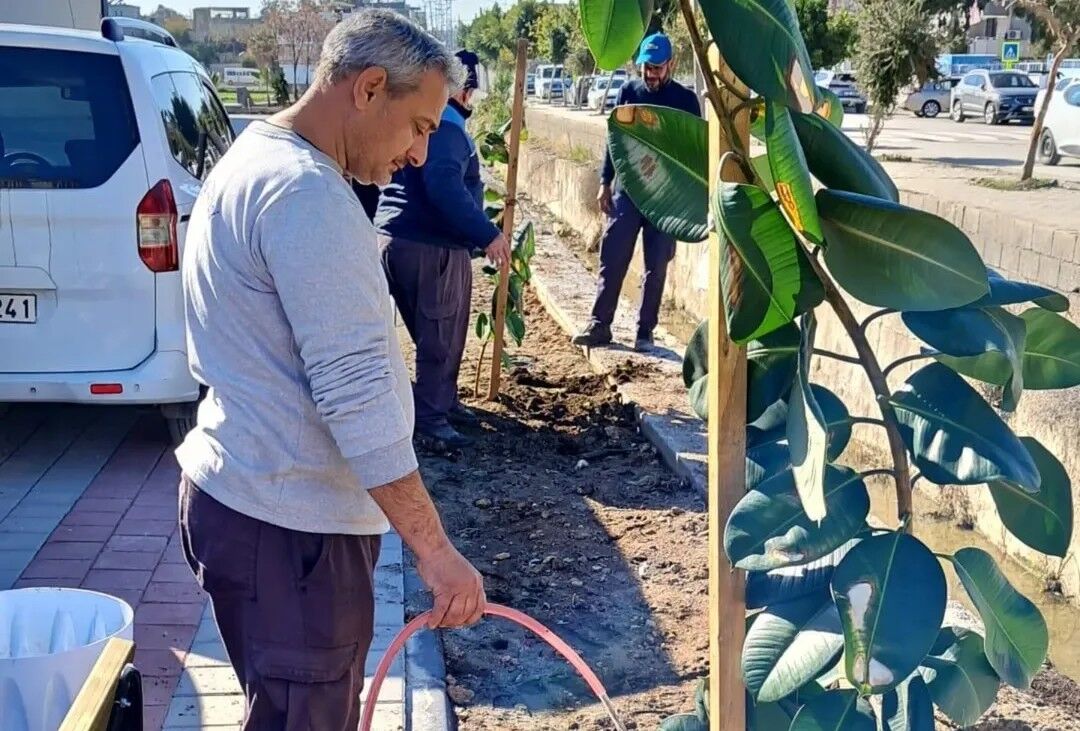 Karataş’ta Gençlik Merkezi İçin Son Dokunuşlar (2)