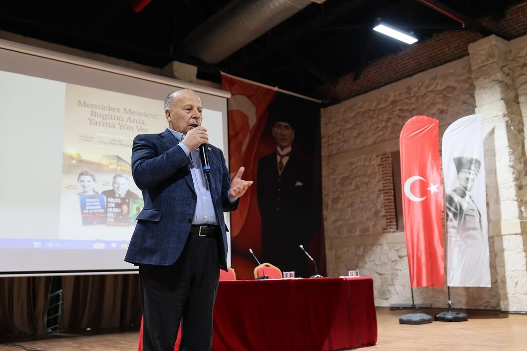 “Memleket Meselesi Bugünü Anla, Yarına Yön Ver” Konferansı Gerçekleştirildi (2)
