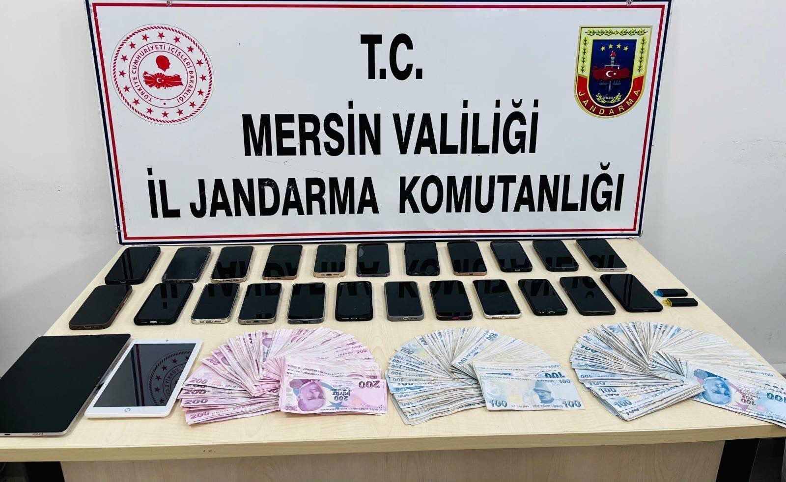 Mersin'de Yaşa Dışı Bahis Operasyonu 15 Tutuklama (2)