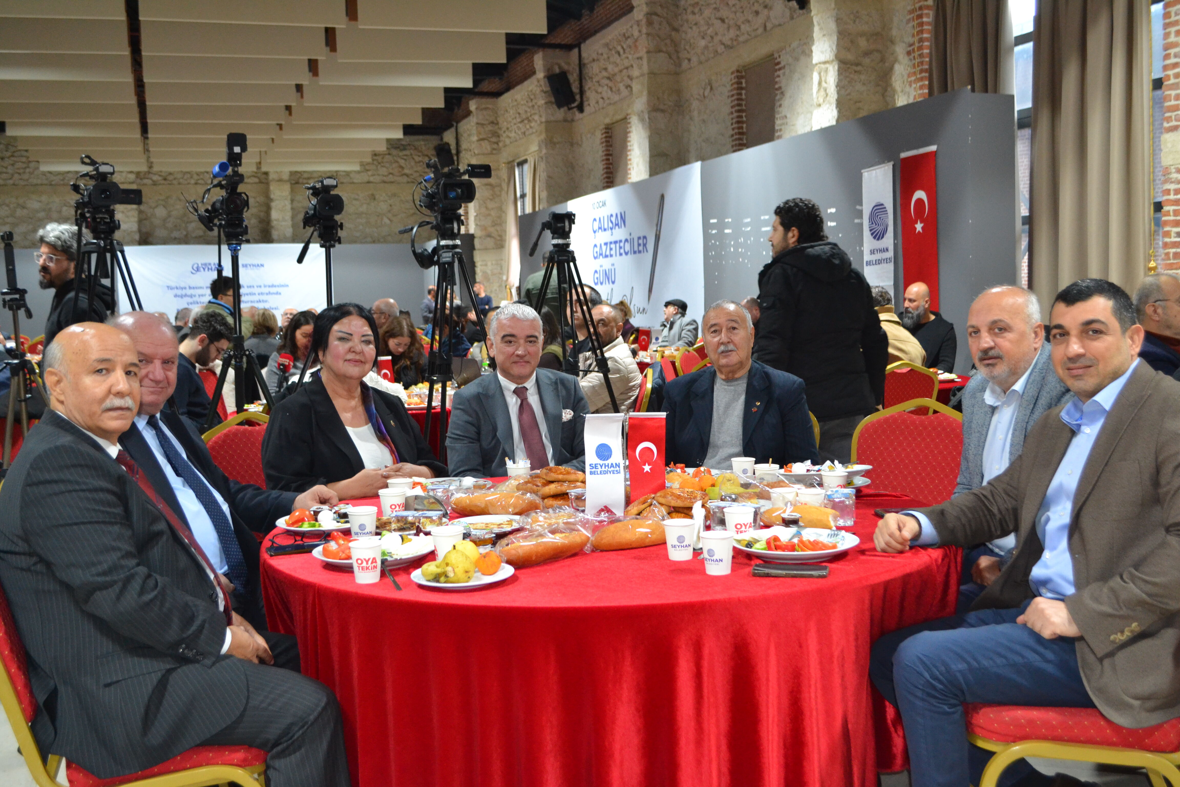 Seyhan’da Gazeteciler Aynı Sofrada Buluştu (6)