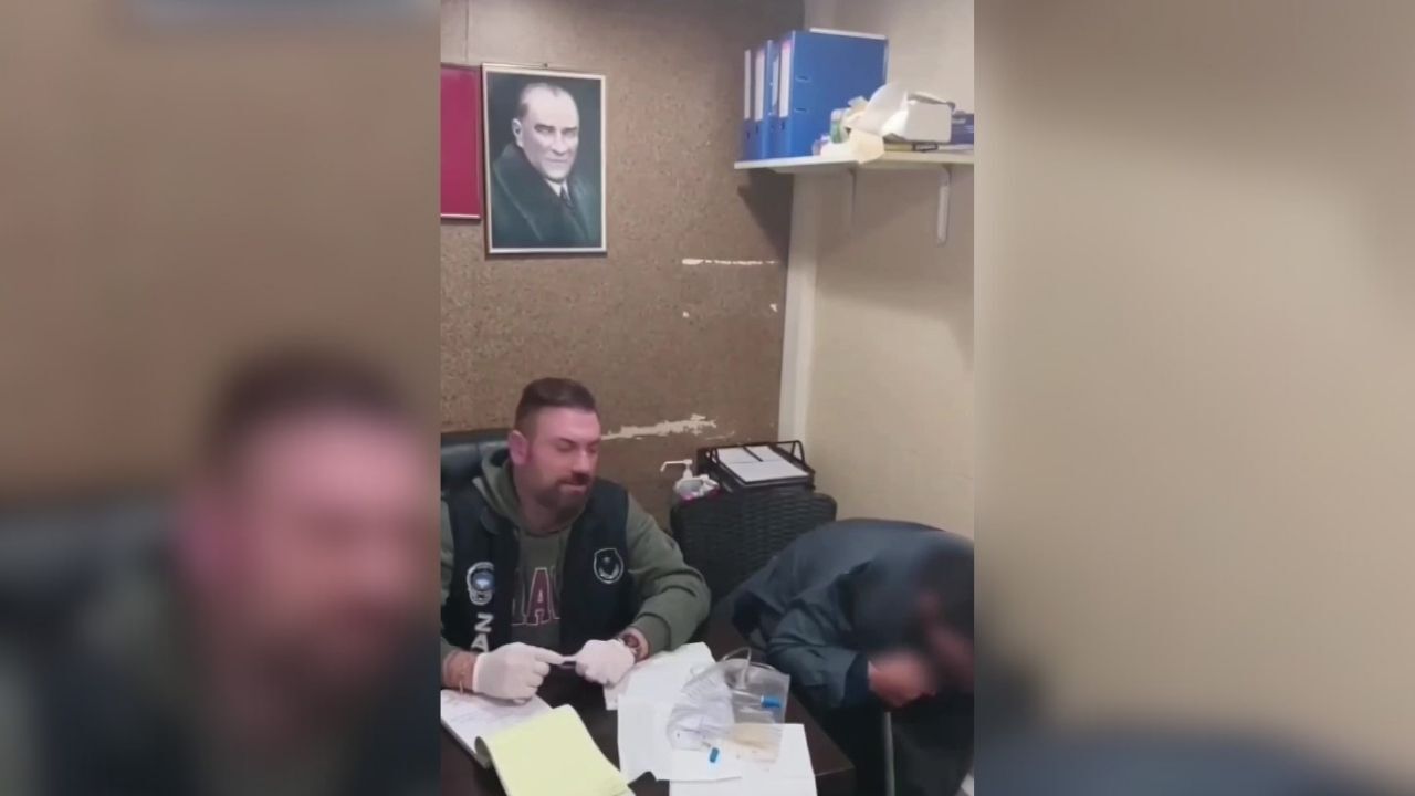 Sonda Tüpüyle Dilencilik Yapan Şahıs Suçüstü Yakalandı (1)