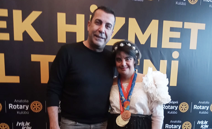 Taşköprü Rotary Kulübü’nden Şampiyon Yüzücü Dila’ya Meslek Teşvik Ödülü (2)