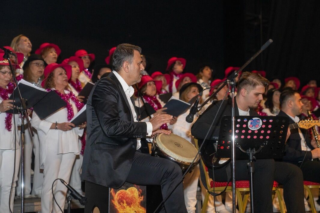 Yaşar Kemal Kültür Merkezi’nde Müzik Dolu Yeni Yıl Coşkusu (1)