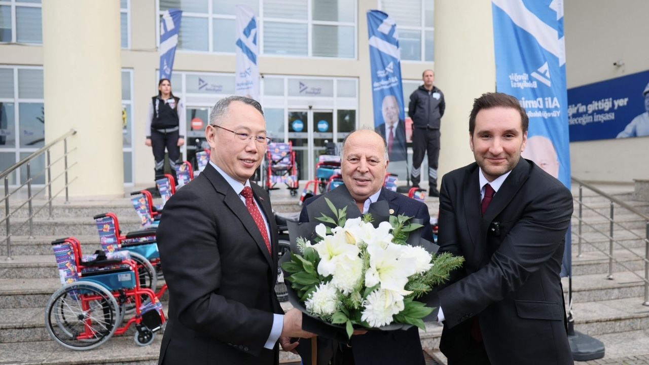 Yüreğir'den engelli ailelerine tekerlekli sandalye desteği - Adana Son Dakika Haberleri, Adana Haber | Adana Toros Gazetesi