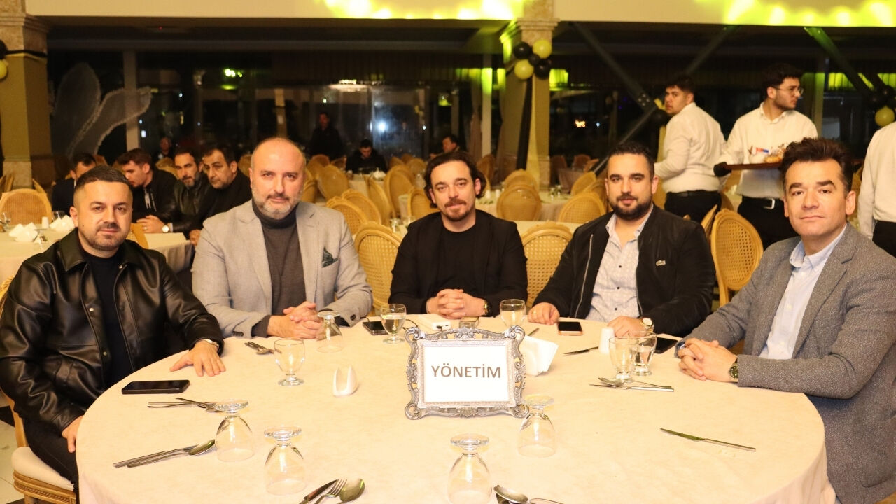 Adana 01 Fk Yardımlaşma Gecesi Görkemli Şekilde Gerçekleşti (6)