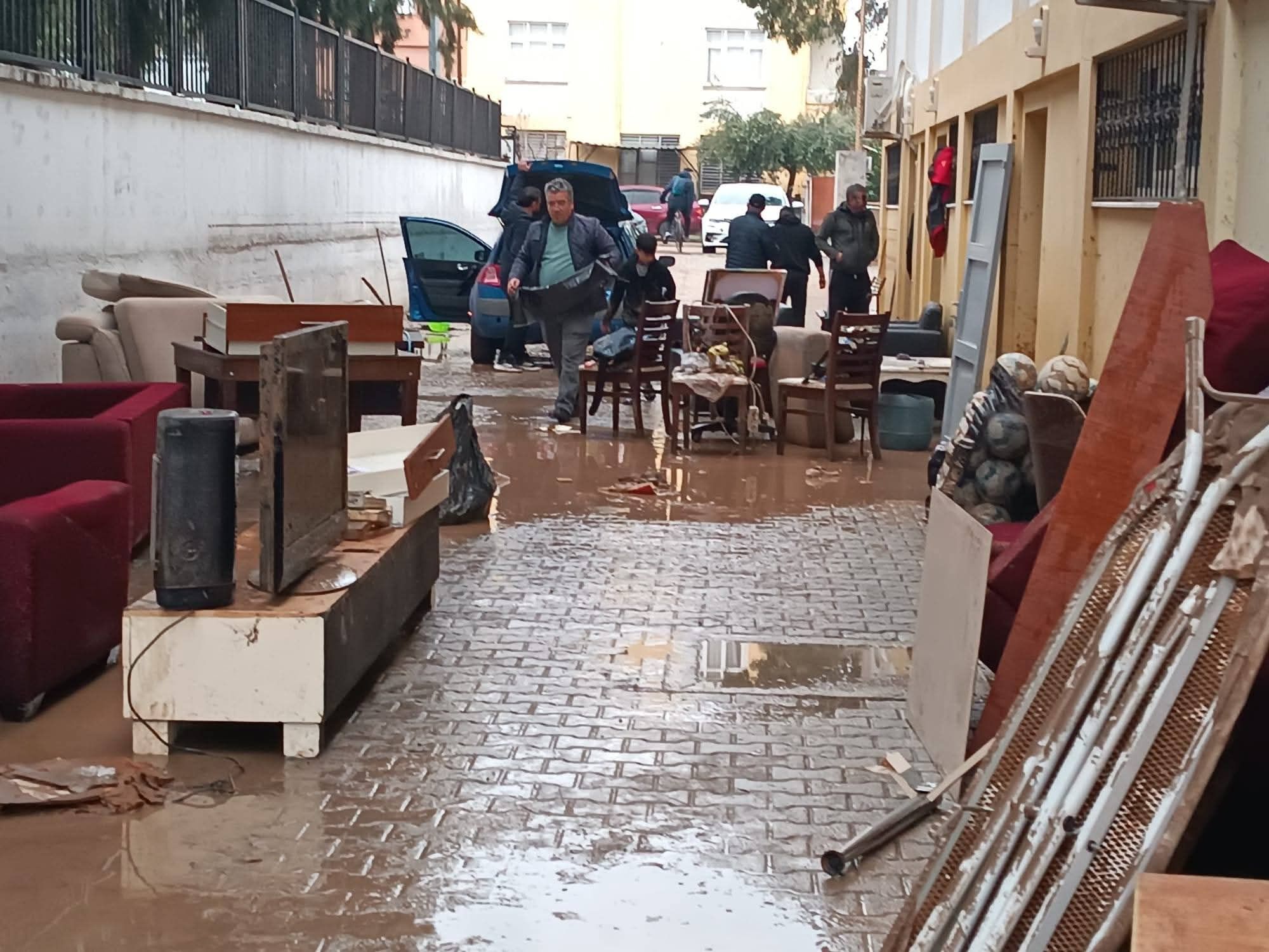 Adana Futbolunun Köklü Kulübü Sağanakla Sarsıldı (2)