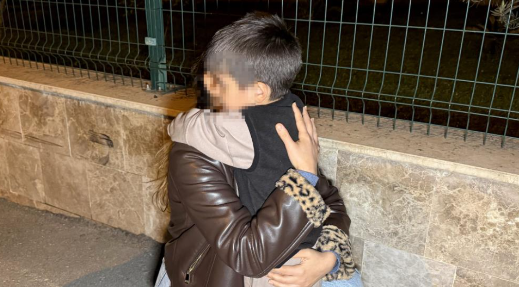 Adana'da Bir Annenin Gözyaşları 1,5 Yıl Sonra Evladına Kavuştu (2)