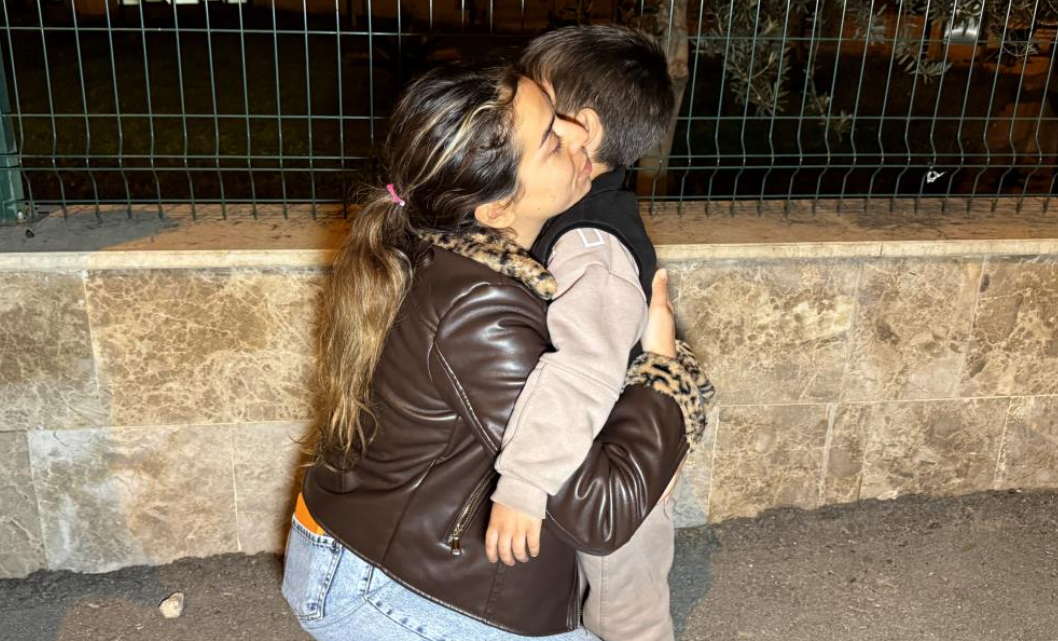 Adana'da Bir Annenin Gözyaşları 1,5 Yıl Sonra Evladına Kavuştu (4)