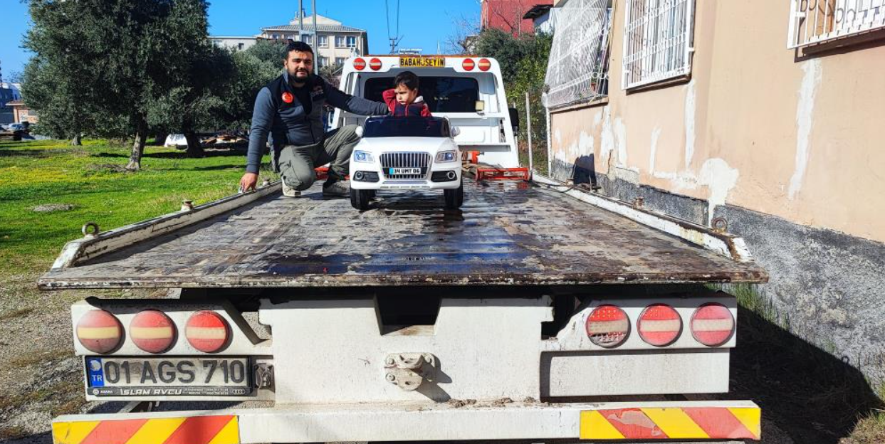 Adana'da Çekici Üzerinde Gelen Doğum Günü Hediyesi Yüzleri Güldürdü (1)-1
