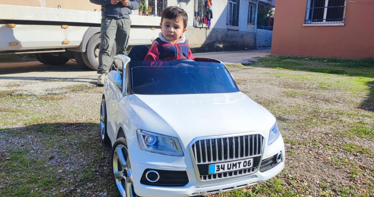 Adana'da Çekici Üzerinde Gelen Doğum Günü Hediyesi Yüzleri Güldürdü (3)
