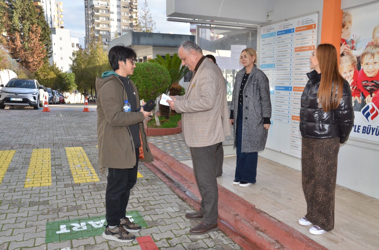 Adana’da Final Bursluluk Sınavına Yoğun Ilgi 4 Bini Aşkın Öğrenci Katıldı (1)