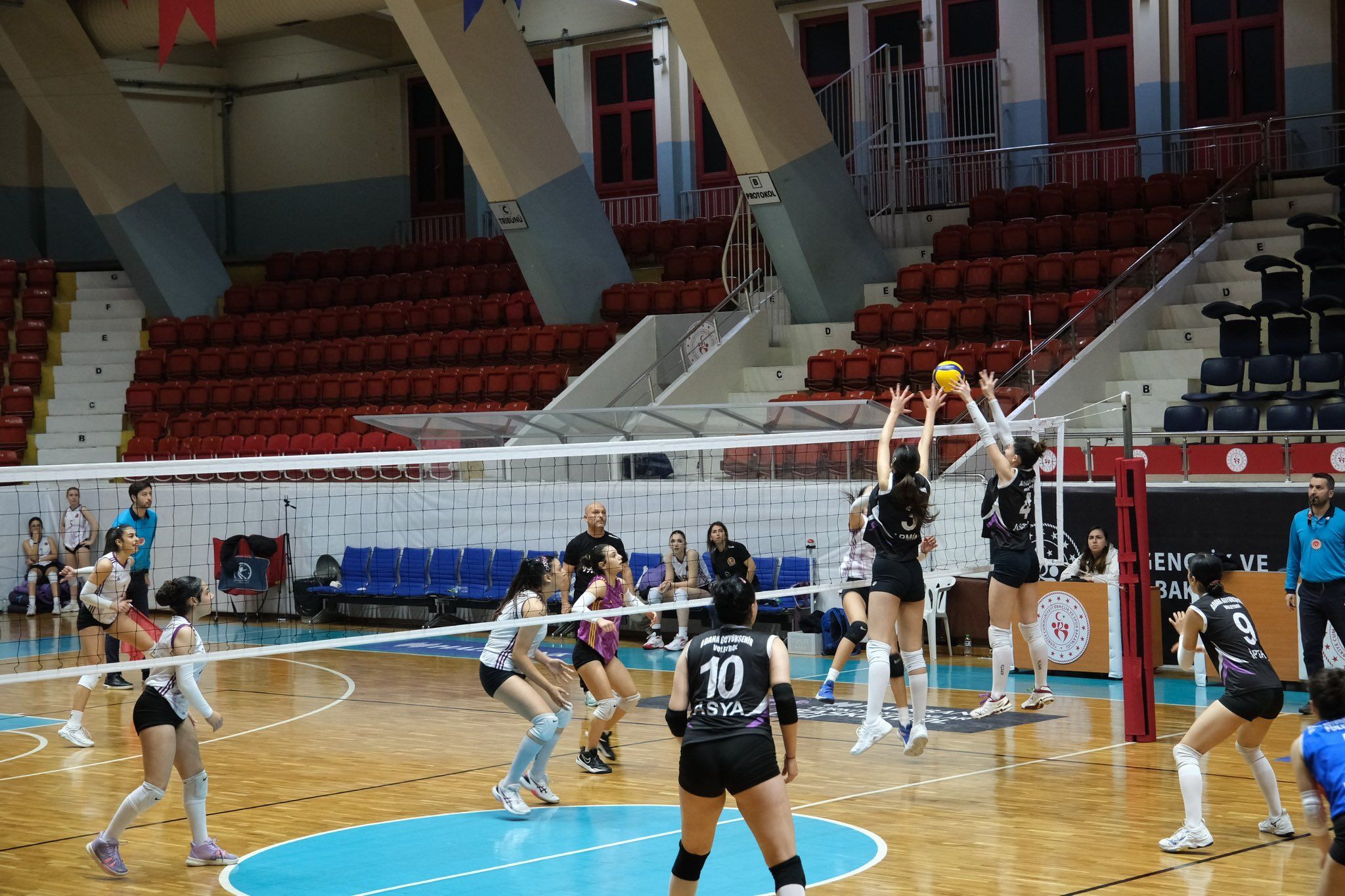 Adana’nın Sultanları Zirvede! (1)