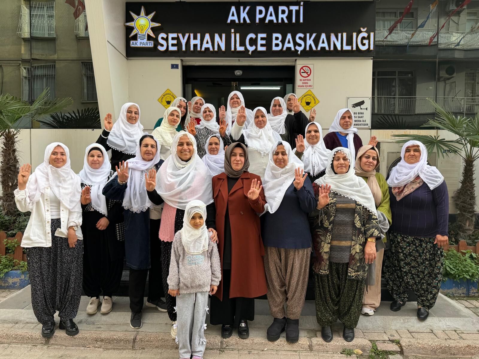 Ak Parti Seyhan’dan Zeynep Güneş Akgün’e Destek1