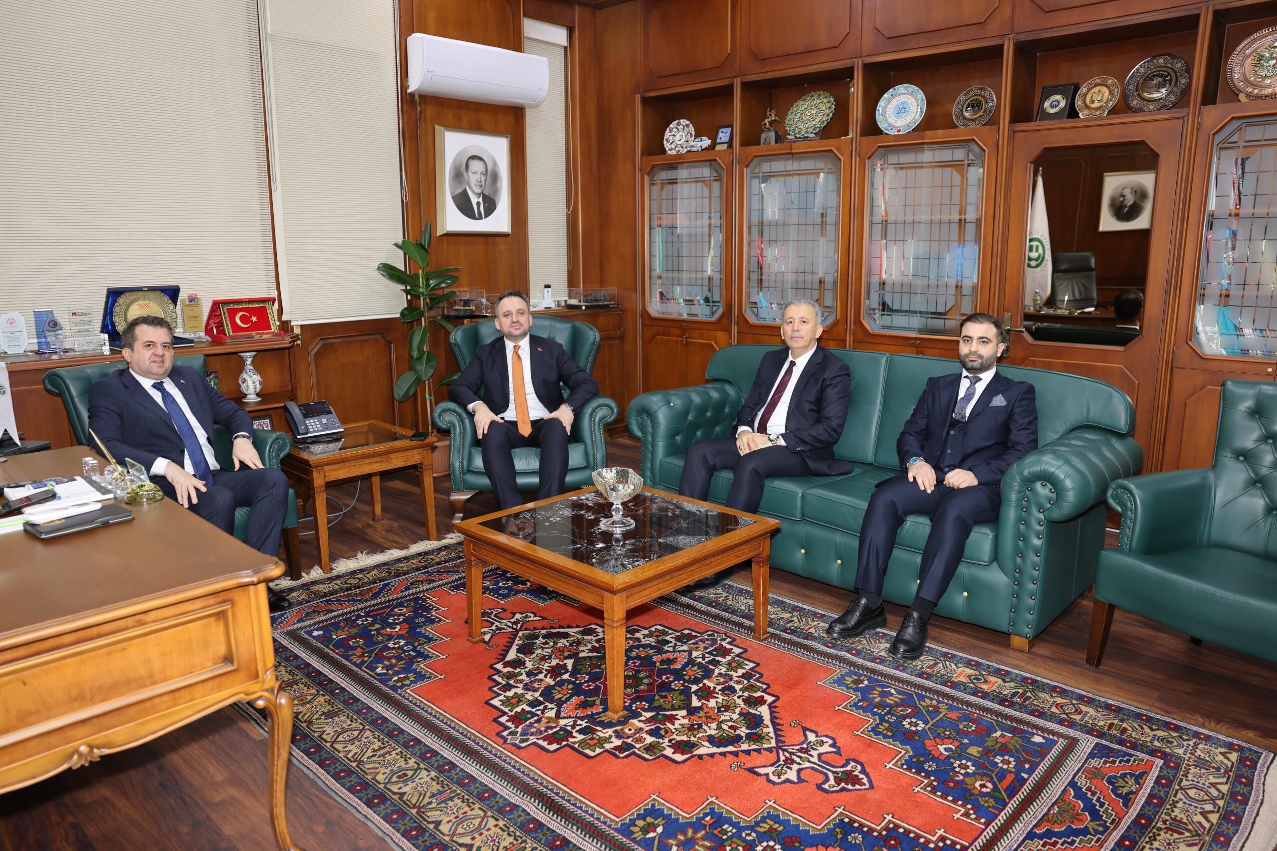 Bakan Yardımcısı Eminoğlu Çukurova Üniversitesi’nde Gençlerle Buluştu2