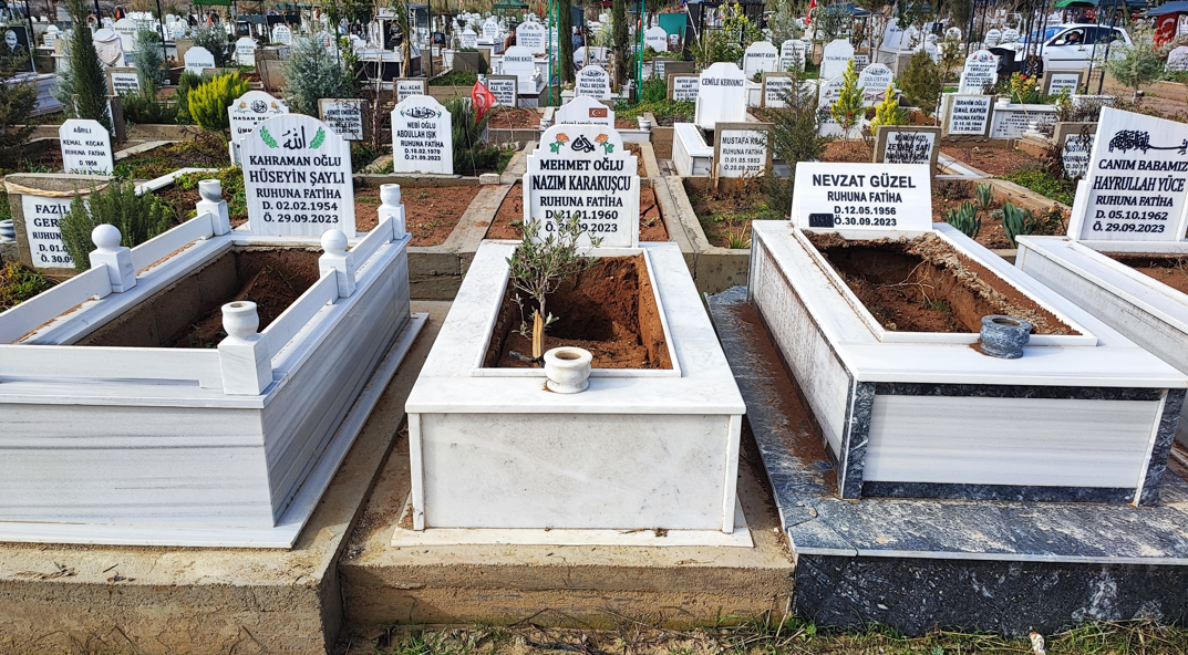 Buruk Mezarlığı Selde Harabeye Döndü Mezarlar Çöktü, Aileler Isyan Etti (4)