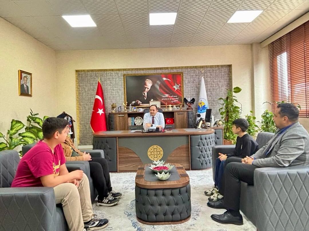Büyüksaat Ortaokulu Öğrencilerine Tebrik (1)