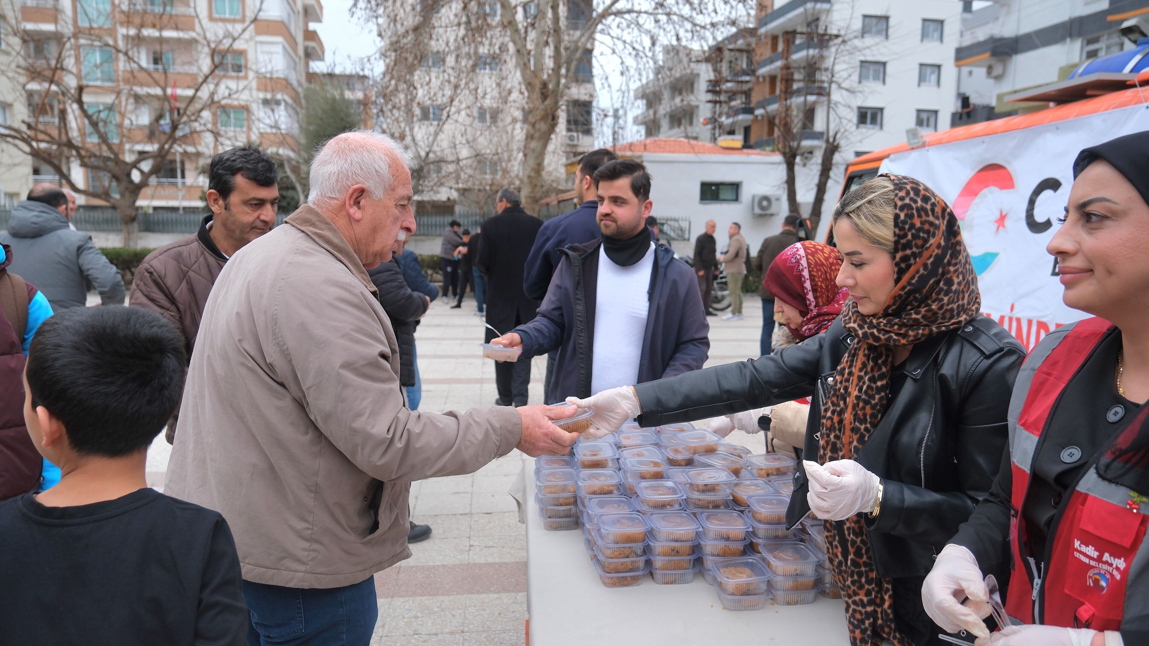 Ceyhan Belediyesi Deprem Şehitlerini Unutmadı (3)