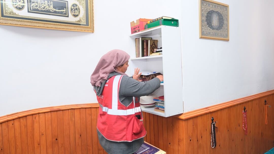 Ceyhan’da Temizlik Çalışmaları Hız Kesmeden Sürüyor (2)