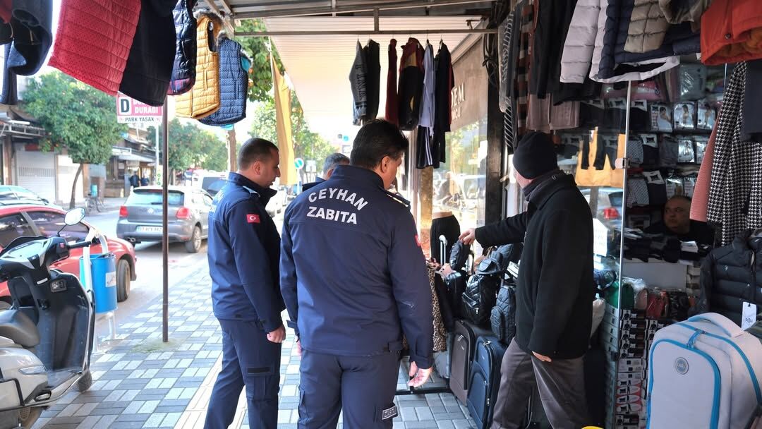 Ceyhan’da Yayalara Öncelik Kaldırımlar Denetim Altında (2)