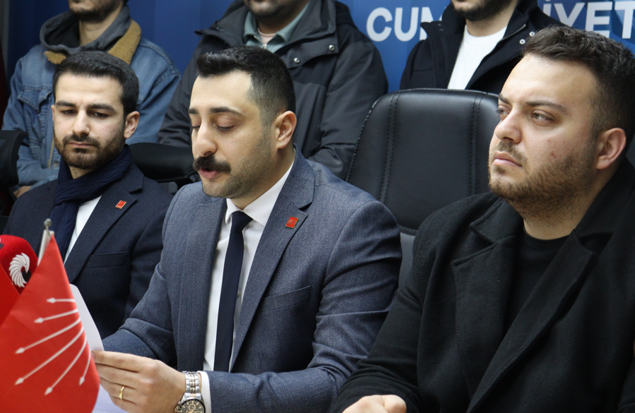 Chp Adana Gençlik Kolları Ses Yükseltti Baskılara Boyun Eğmeyeceğiz (2)