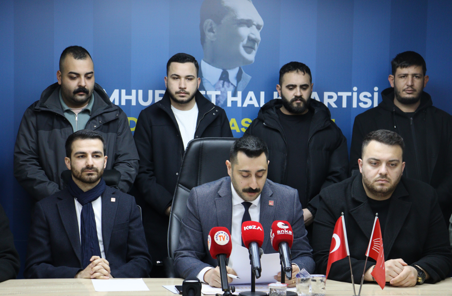 Chp Adana Gençlik Kolları Ses Yükseltti Baskılara Boyun Eğmeyeceğiz (4)