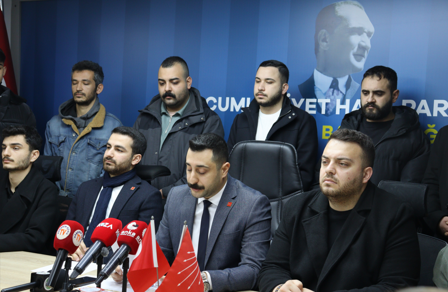 Chp Adana Gençlik Kolları Ses Yükseltti Baskılara Boyun Eğmeyeceğiz (5)