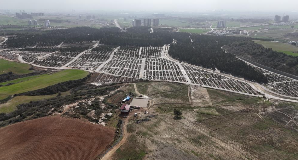 Depremzede Ailenin Adana’daki Yaşam Mücadelesi Eve Ulaşım Yolu Kapatıldı (2)