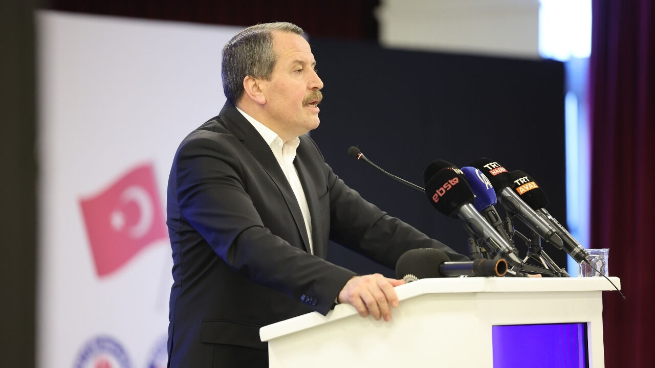 Eğitim Bir Sen Ve Kibtes Heyetleri, Kardeşlik Sınır Tanımaz Şiarıyla Girne'de Bir Araya Geldi. Toplantıya Türkiye’nin Lefkoşa Büyükelçiliği Eğitim Müşaviri Mithat Tekçam Da Katılarak Kktc Eğitim S