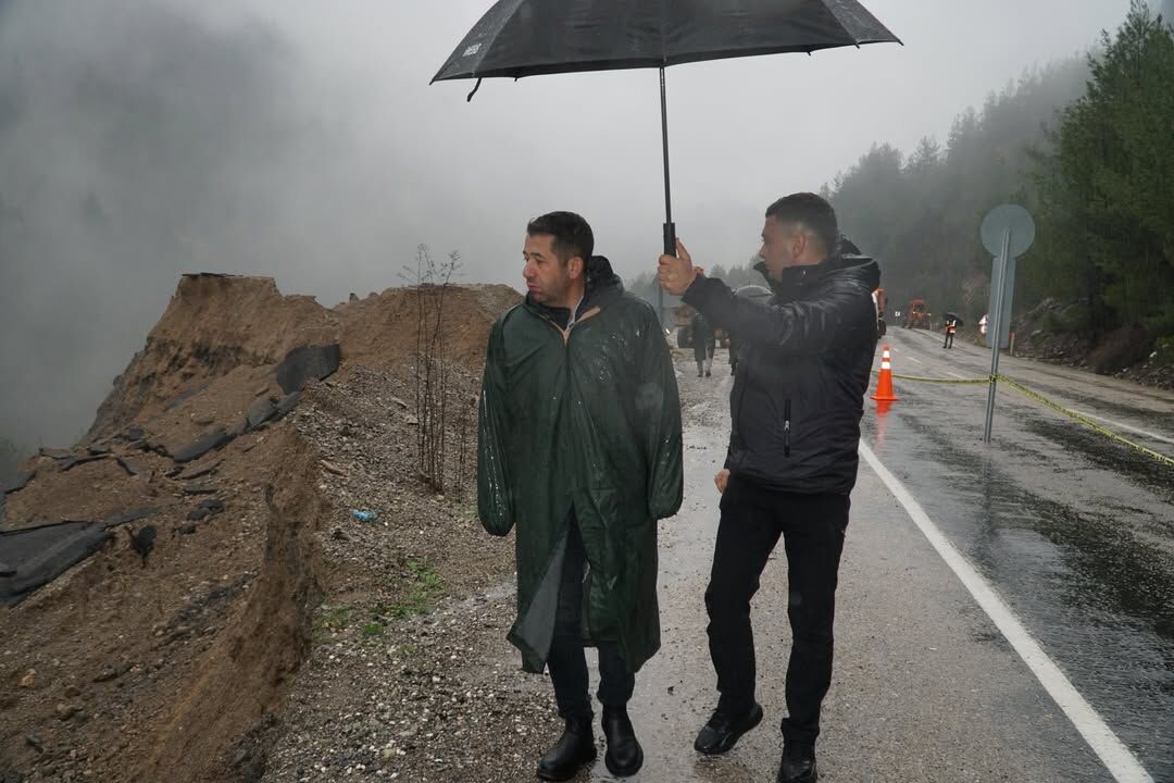 Feke–Saimbeyli Yolunda Heyelan Belediye Başkanından Açıklama (4)