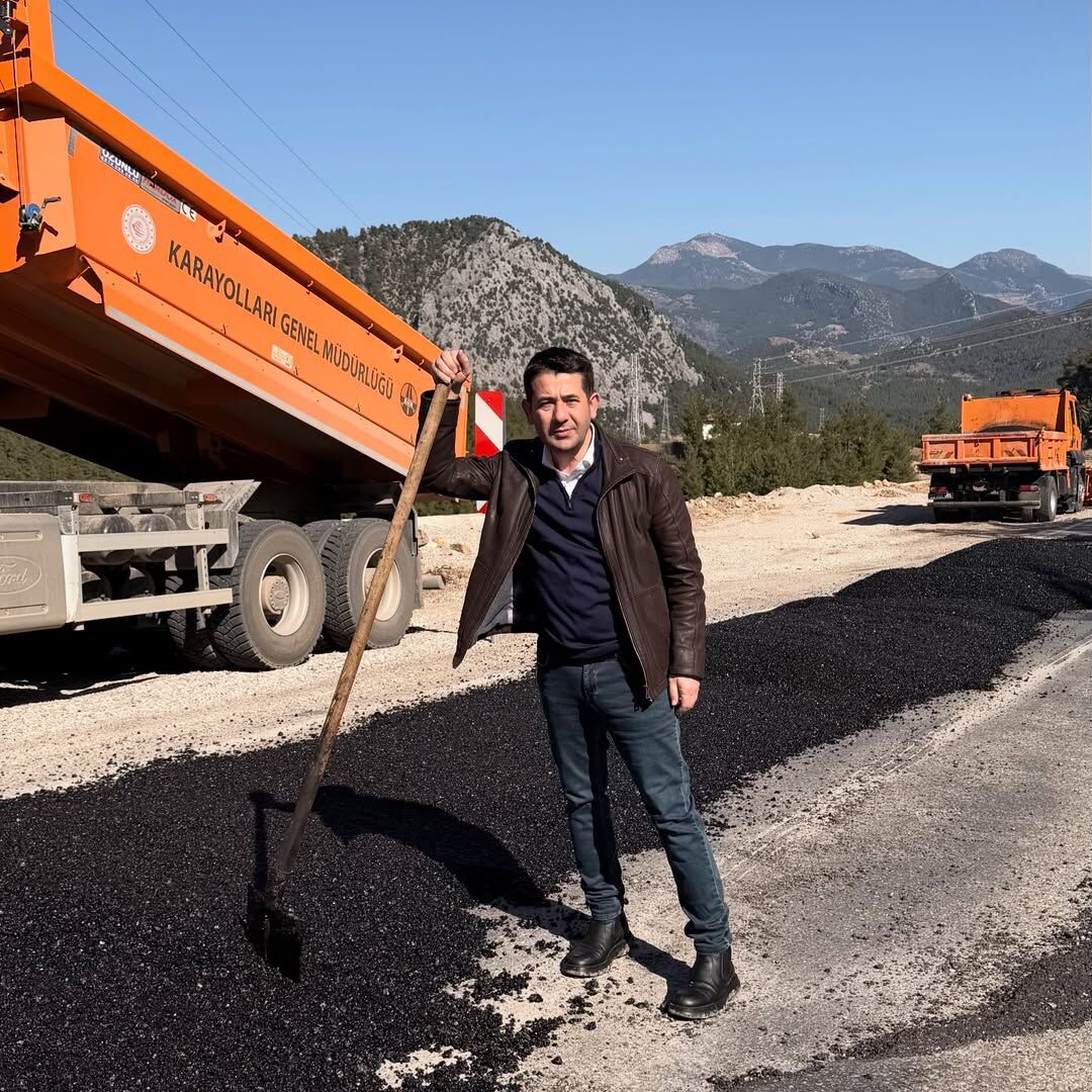 Feke’de Heyelan Alarmı Ana Yolda Çalışmalar Sürüyor (2)