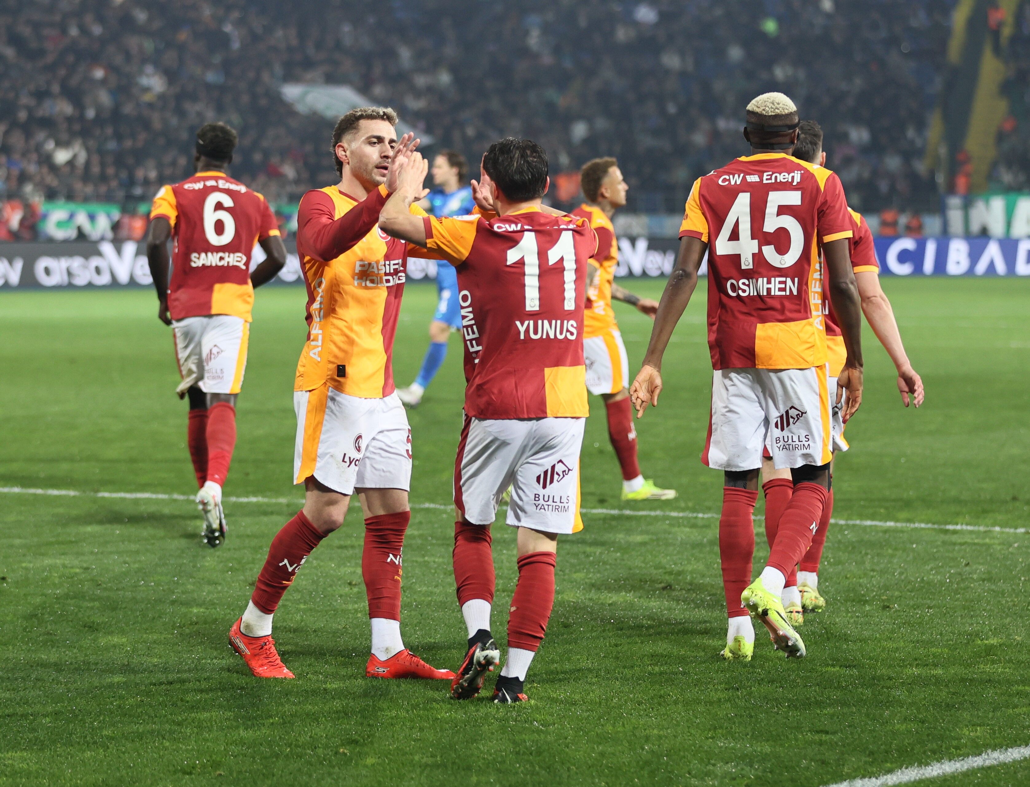 Galatasaray kendi evinde Alanyaspor'u konuk ediyor: İşte muhtemel 11'ler