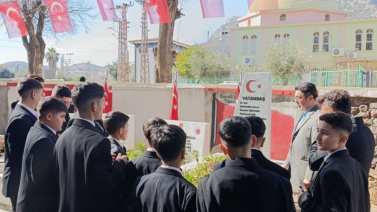 Genç Efeler Anavarza’da Tarihi Zeybekle Yaşattı (2)