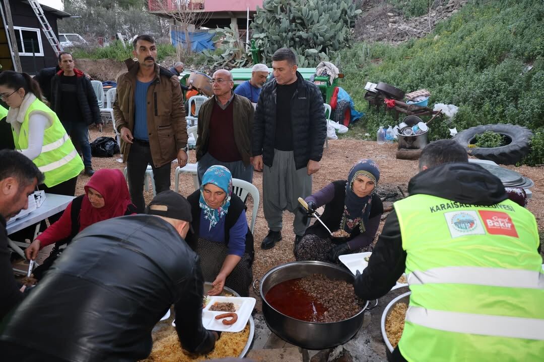 Kırıklı Mahallesi’nde Gönüller Aynı Sofrada Buluştu (1)