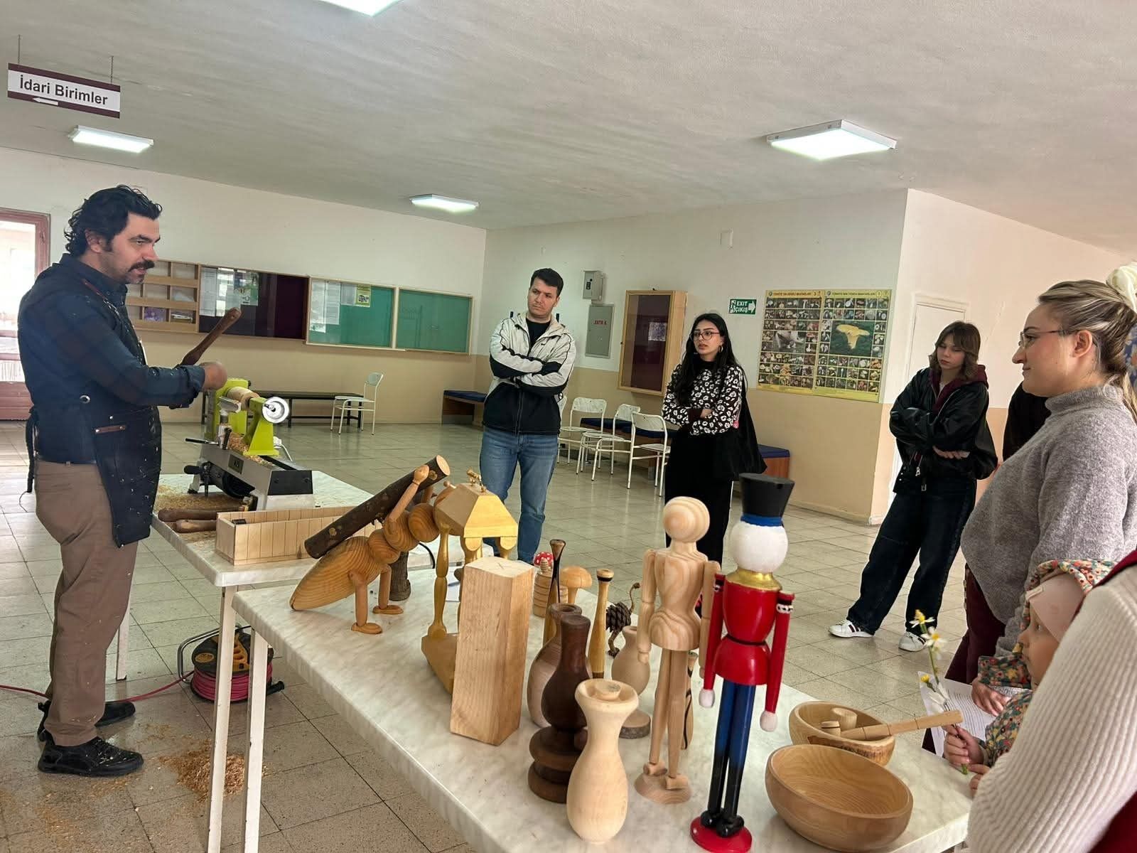 Kozan’da Geleneksel Sanatlar Gençlerle Yaşatılıyor (1)