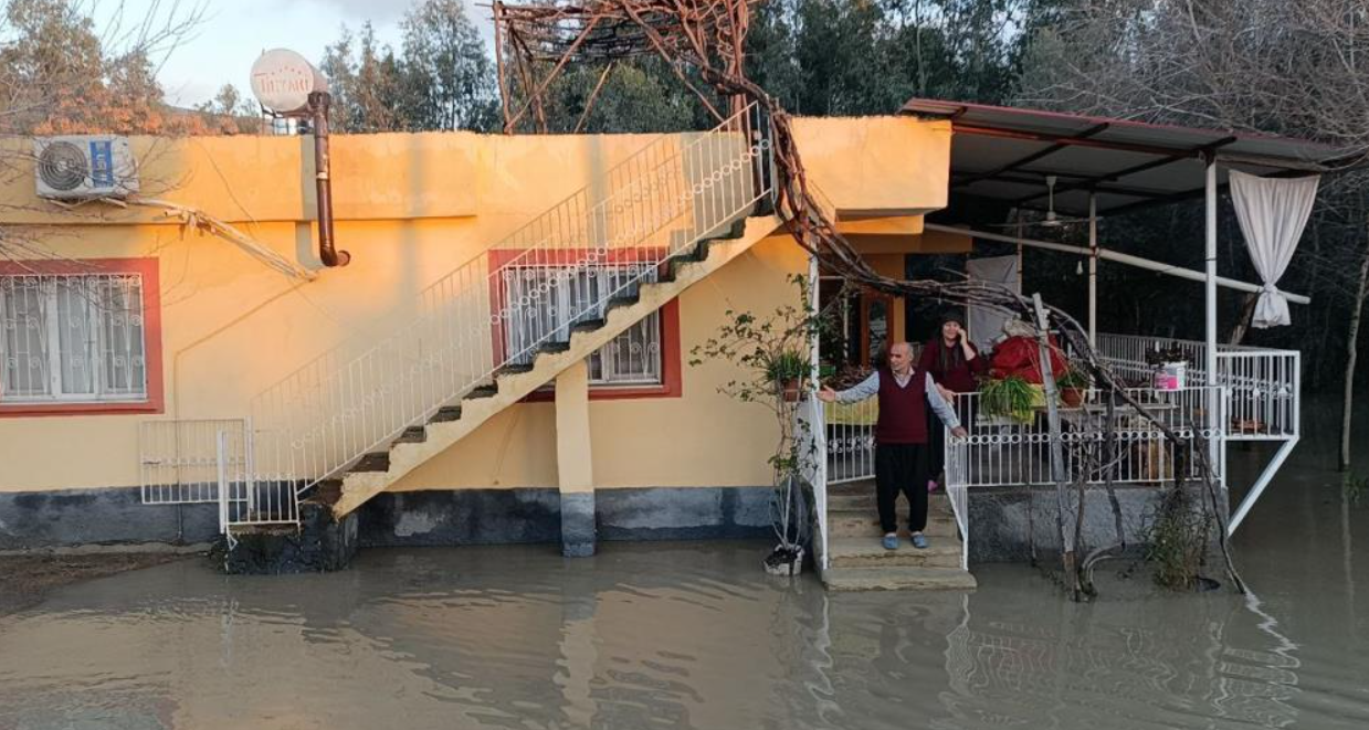 Kozan’da Selin Geride Bıraktığı Tablo Havadan Görüntülendi (2)