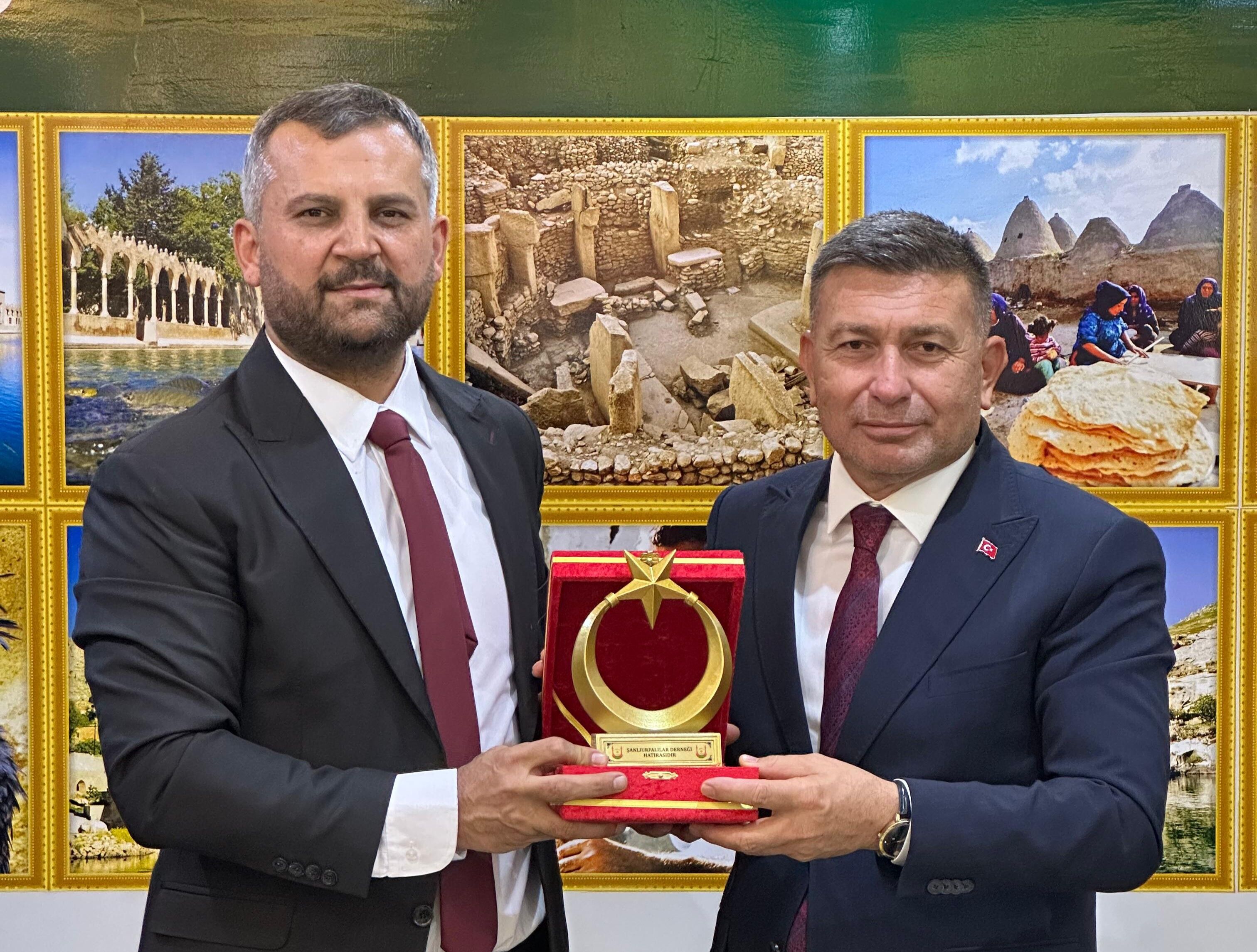 Mhp Adana İl Başkanlığı Heyetine Şanlıurfalılar Derneği’nden “Fahri Hemşehri” Unvanı (2)