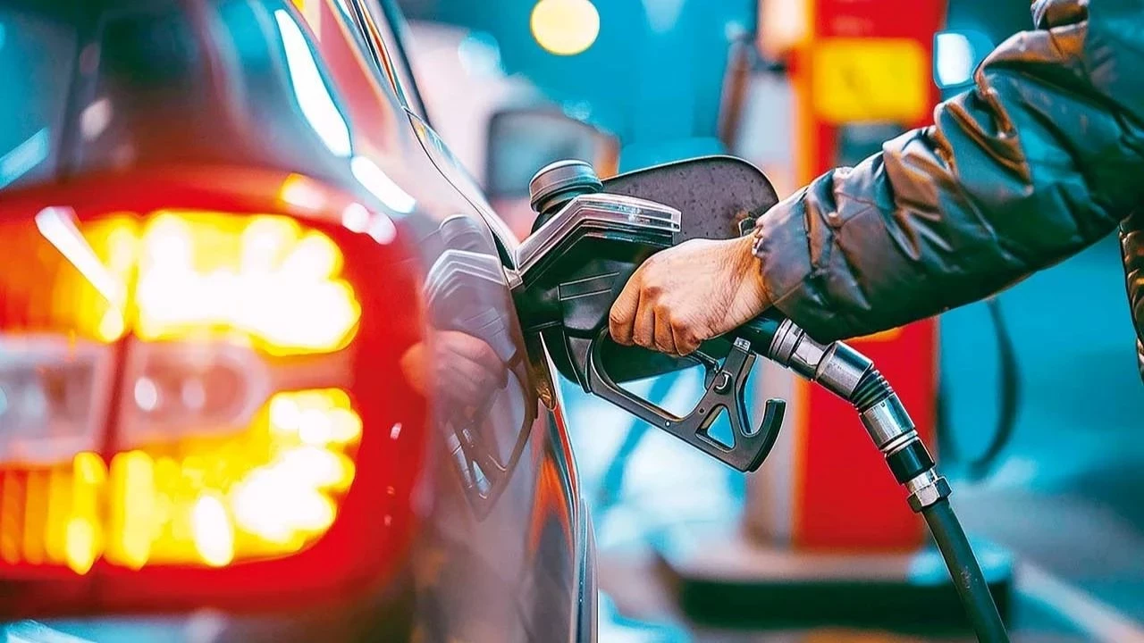 Milyonlarca Araç Sahibine Kötü Haber! Benzin Ve Motorine Dev Zam Yolda