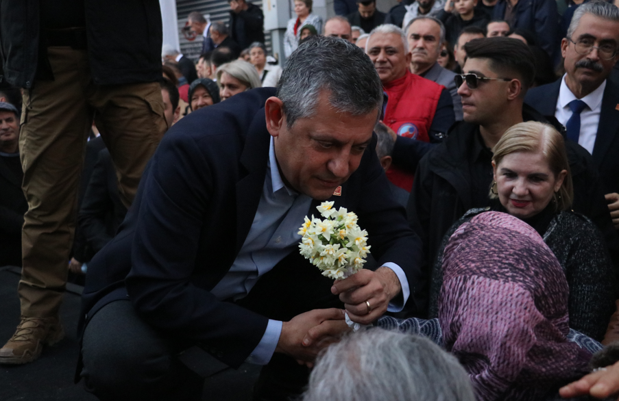Özgür Özel’den Osmaniye’de Deprem Mesajı “Bu Işin Siyaseti Olmaz” (2)