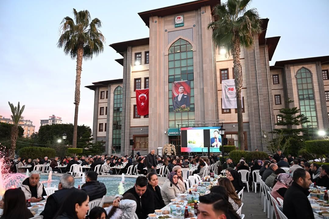 Sarıçam Belediyesi’nden İftar Buluşması “Omuz Omuza 12 Yılın Bereketini Paylaştık” (3)