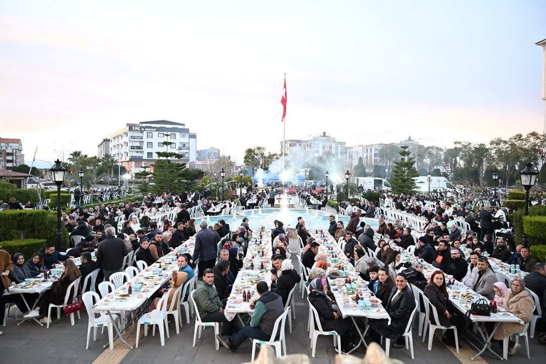 Sarıçam Belediyesi’nden İftar Buluşması “Omuz Omuza 12 Yılın Bereketini Paylaştık” (4)