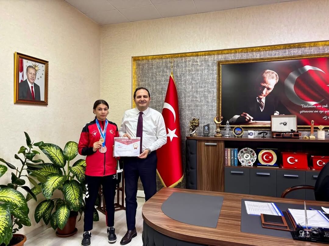 Semanur Aydoğdu İl Birinciliğiyle Gururlandırdı (2)