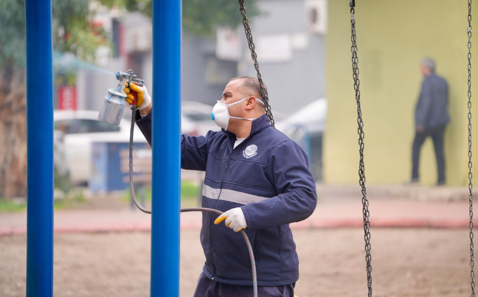 Seyhan Belediyesi Park Yenileme Çalışmalarını Ilçe Geneline Yaydı (3)