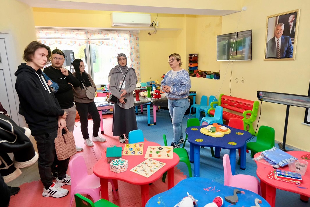 Uluslararası Erasmus+ Gençleri Adana Otizm Destek Merkezi’nde (4)