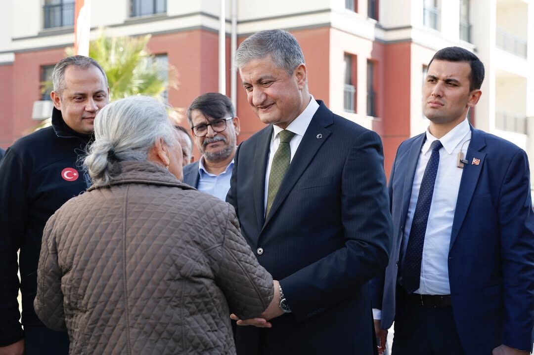 Vali Mustafa Yavuz’dan Depremzede Aileye Anlamlı Ziyaret (1)